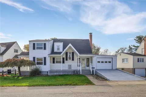 707 Clearview Dr, Dravosburg, PA 15034