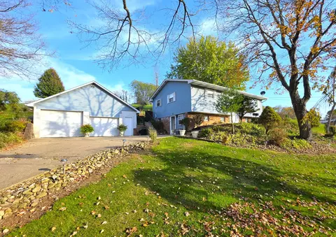 2762 S Bridge Rd, Washington, PA 15301