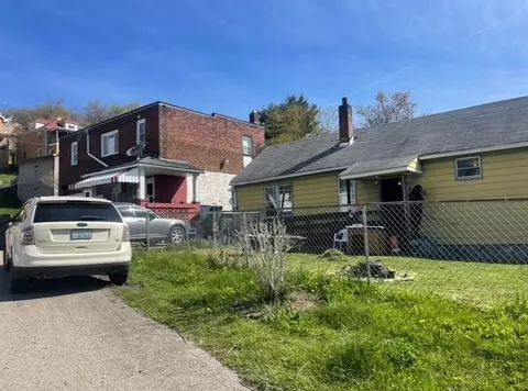 164 6th, Aliquippa, PA 15001