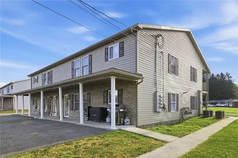 114 Wood St, Connellsville, PA 15425