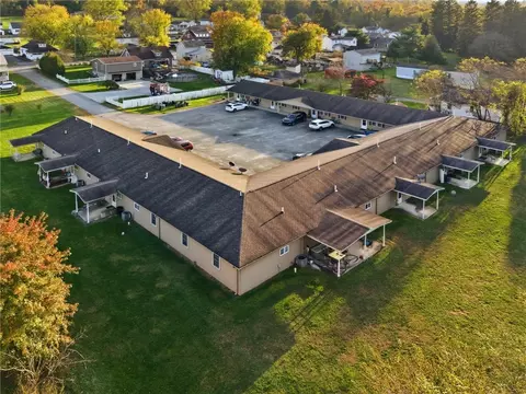 1-12 Ritenour Dr, Connellsville, PA 15425