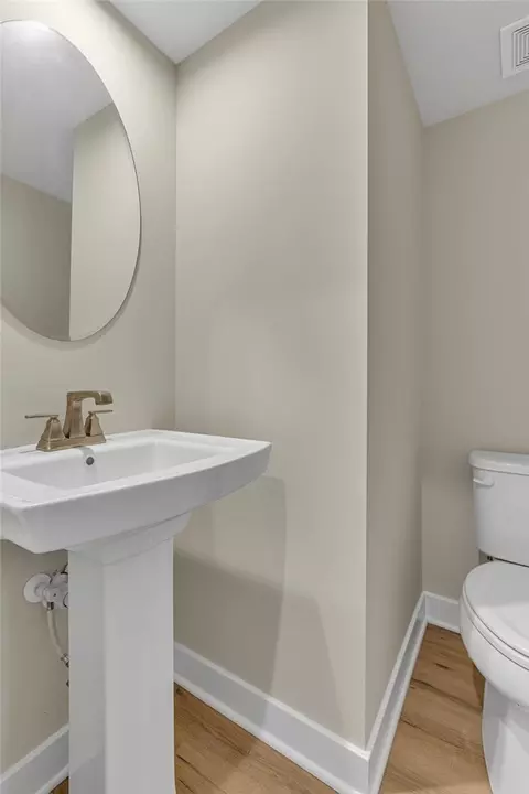 Bath - 2047 Cade Dr, Monaca, PA 15061 photo 1 of 4