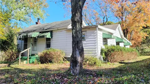 129 Kohlmeyer Rd, Hilliards, PA 16040