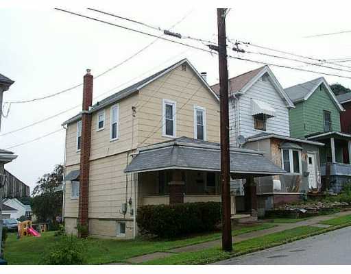212 Holmes St, Vandergrift, PA 15690 photo 1