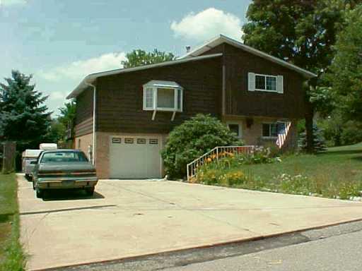 2164 Robert, Irwin, PA 15642 photo 3