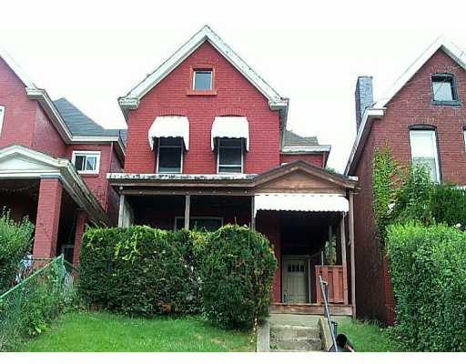 313 Lobinger Ave, Braddock, PA 15104 photo 1