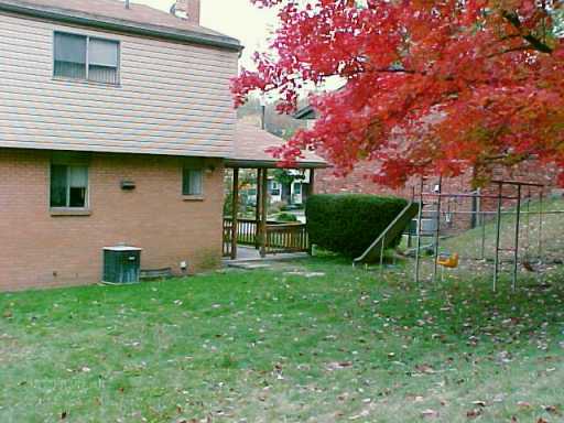 132 Windsor Dr, Irwin, PA 15642 photo 8
