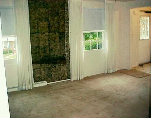 132 Windsor Dr, Irwin, PA 15642 photo 4