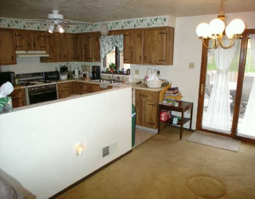 68 Windcrest Dr, Cecil, PA 15321 photo 3
