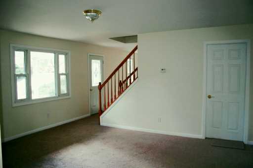 320 Wendel Rd, Irwin, PA 15642 photo 3