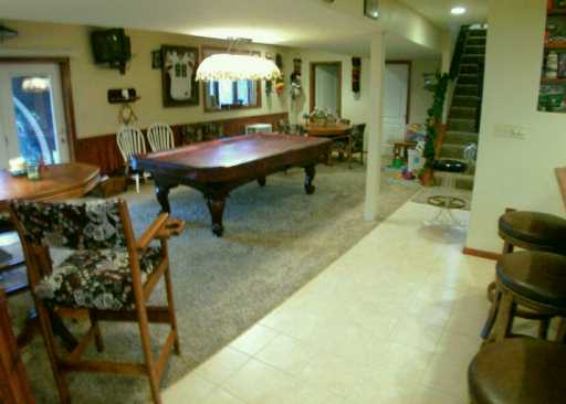 7 Colonial Cir, Irwin, PA 15642 photo 7