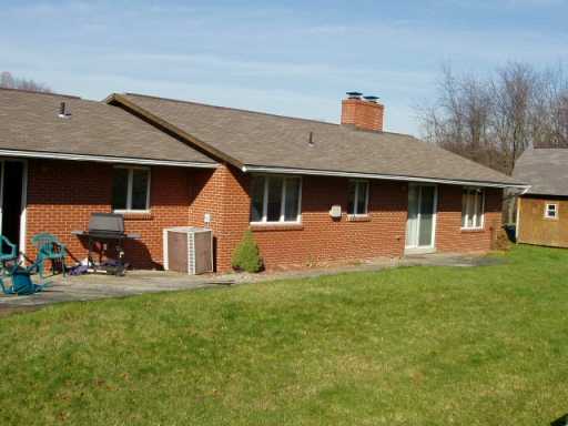 3551 Hilty Rd, Export, PA 15632 photo 2