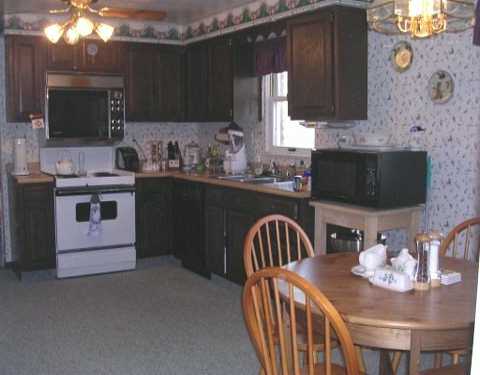 511 Arthur Dr, Coraopolis, PA 15108 photo 2