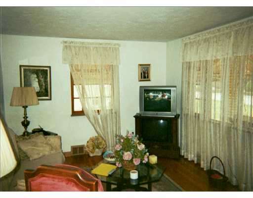 2115 Carolina, Export, PA 15632 photo 4