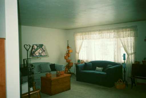 218 Patrick Ln, Crabtree, PA 15624 photo 2