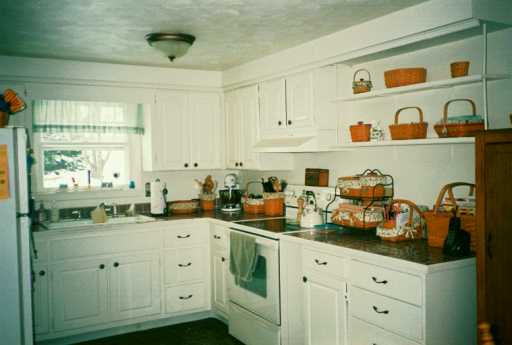 218 Patrick Ln, Crabtree, PA 15624 photo 3