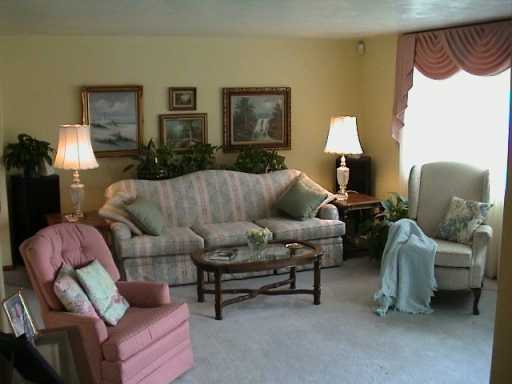 203 Mccartney Dr, Coraopolis, PA 15108 photo 2
