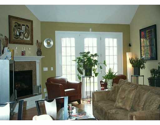 501 E Vanderbilt Dr, Mars, PA 16046 photo 2