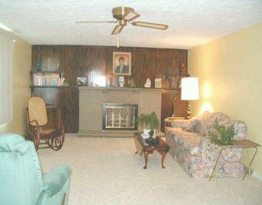 29 Scott Rd, Eighty Four, PA 15330 photo 2