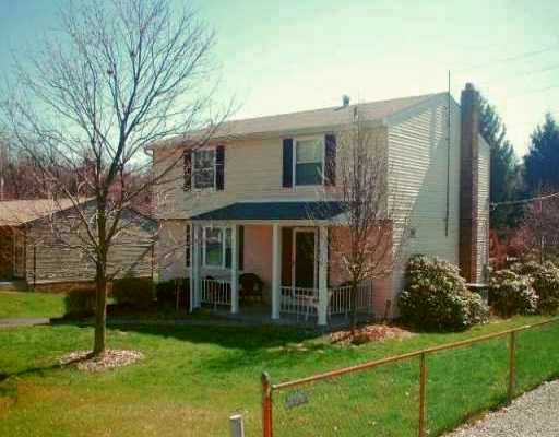1869 Ivanhoe Dr, Irwin, PA 15642 photo 1