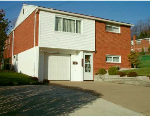 13781 Ormsby Dr, Irwin, PA 15642 photo 1