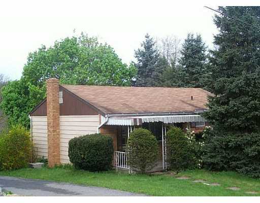 151 Eileen Dr, Pittsburgh, PA 15214 photo 1
