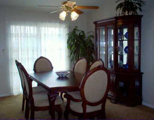 135 Chambers Dr, Monaca, PA 15061 photo 3