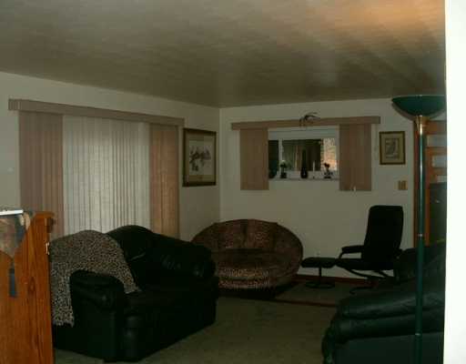 101 Sharp St, Clairton, PA 15025 photo 3