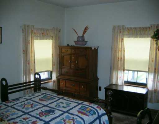 1021 Cooper St, Vandergrift, PA 15690 photo 5