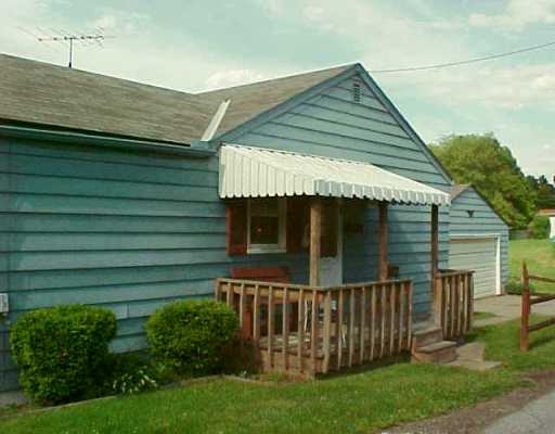 1253 Cascade Rd, Monaca, PA 15061 photo 4