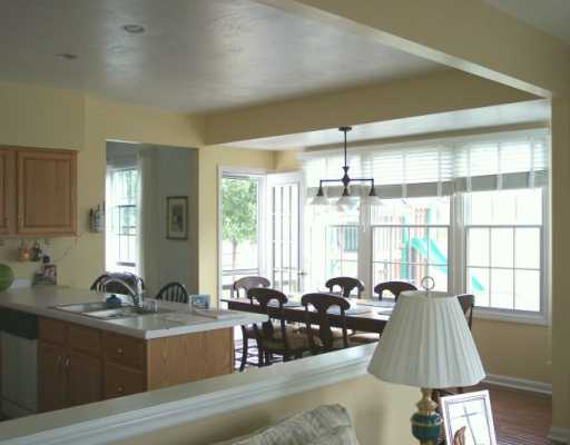 112 Pine Nut, Eighty Four, PA 15330 photo 3