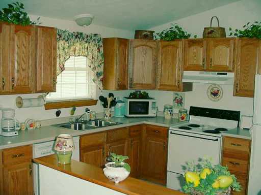 23 Emery Rd, Eighty Four, PA 15330 photo 2