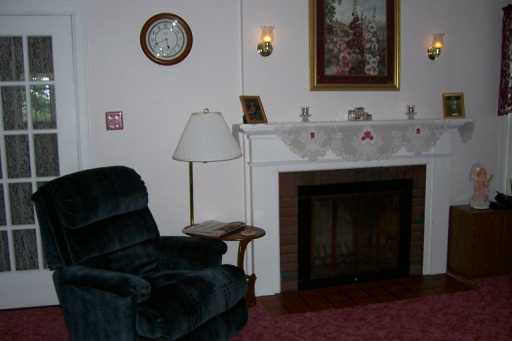 998 Johnson Ave, Monaca, PA 15061 photo 2
