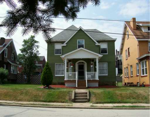 528 Halcomb Ave, Clairton, PA 15025 photo 1