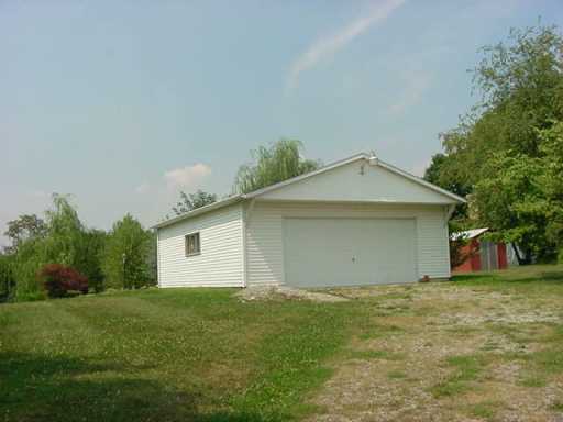 819 Maple Ave, New Eagle, PA 15067 photo 8