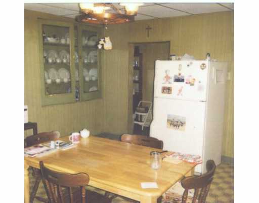 33 Webster St, Irwin, PA 15642 photo 2