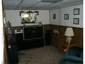 811 Maple Ave, New Eagle, PA 15067 photo 4