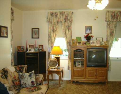 148 Story Rd, Export, PA 15632 photo 2