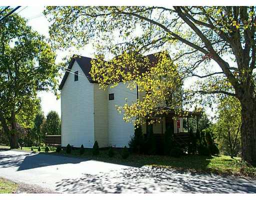 101 Bristol Ln, Irwin, PA 15642 photo 1