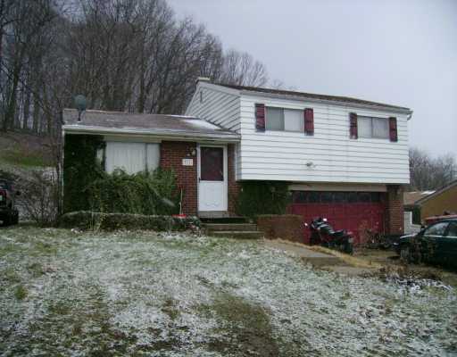 971 Colonial Manor Rd, Irwin, PA 15642 photo 1