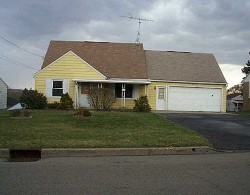 418 Indiana Ave, Farrell, PA 16121 photo 1