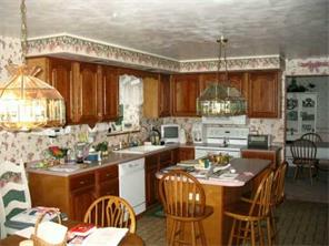 650 Adele Dr, Irwin, PA 15642 photo 2