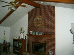 650 Adele Dr, Irwin, PA 15642 photo 4