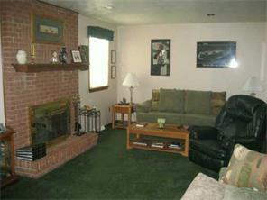 2209 Manordale Dr, Export, PA 15632 photo 3