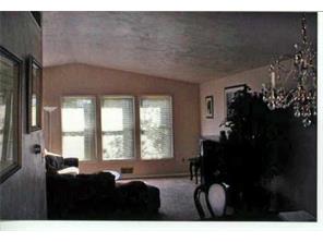 1 Barri Dr, Irwin, PA 15642 photo 3