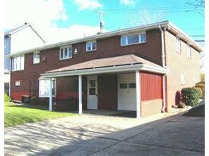 914 Ash St, Irwin, PA 15642 photo 2