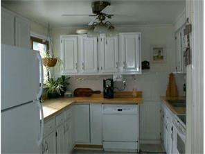 240 Pine Dr, Coraopolis, PA 15108 photo 4
