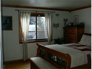 240 Pine Dr, Coraopolis, PA 15108 photo 6