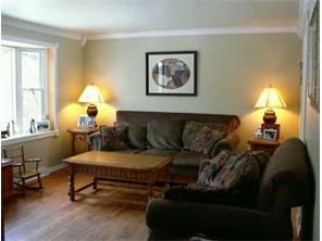 240 Pine Dr, Coraopolis, PA 15108 photo 2