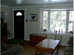 240 Pine Dr, Coraopolis, PA 15108 photo 3